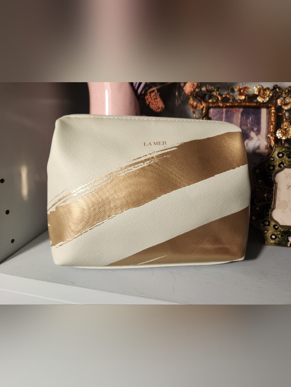 La Mer Metallic Gold Brushstroke Cosmetic Pouch 8x5x2.5 Clamshell Hold Open Bag